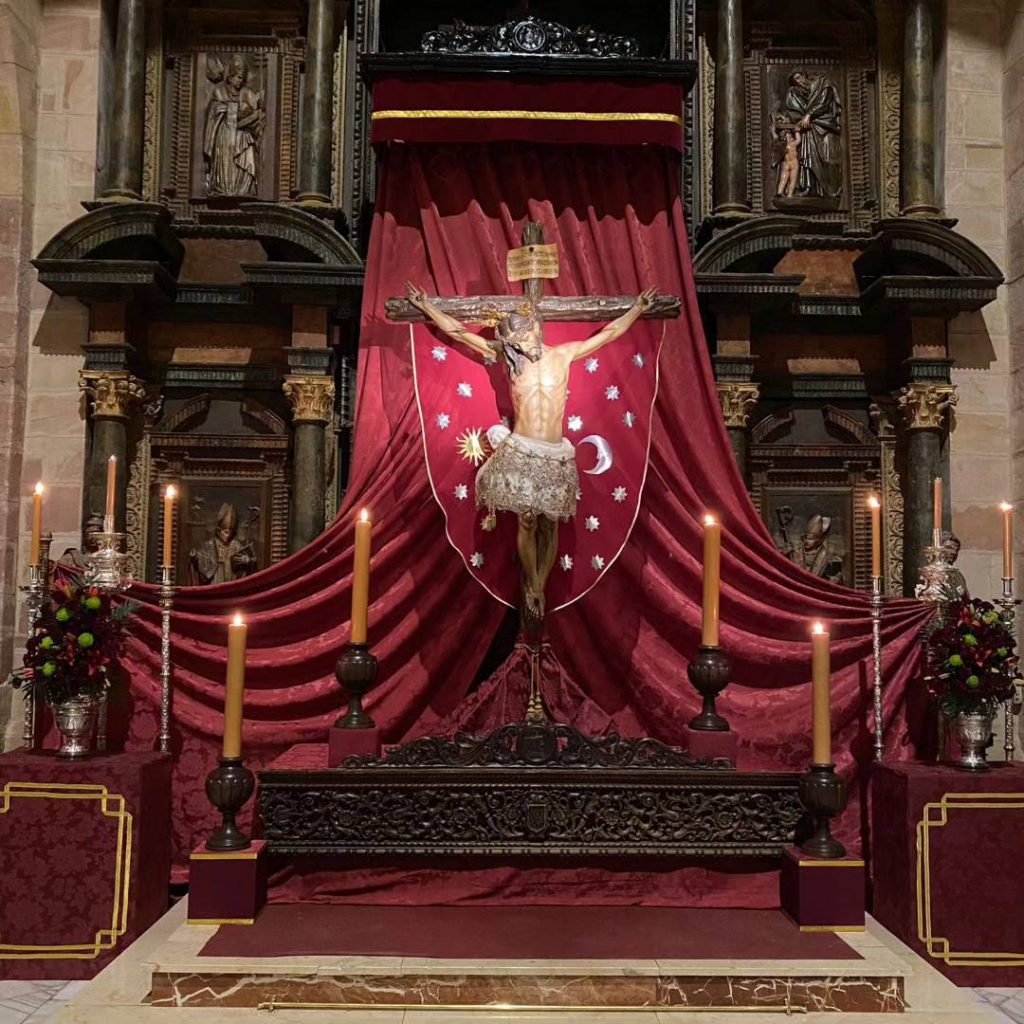 Altar efímero del Triduo del Santísimo Cristo de la Providencia del año 2023. Fotografías de Jorge Cecilia y Jesús Jiménez.